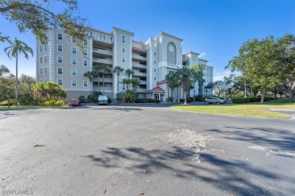 Marco Island FL, 133 Vintage Bay Drive, Unit 20
