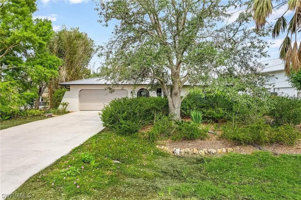 2724 Eighth Avenue St. James City FL 33956