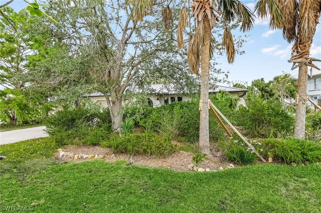 2724 Eighth Avenue St. James City FL 33956