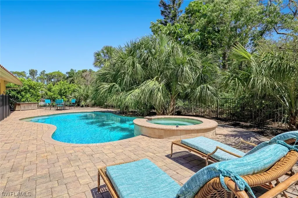 60 9th Street Bonita Springs FL 34134