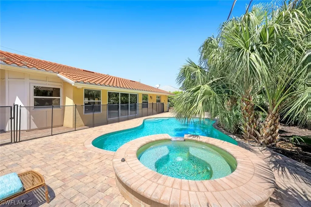 60 9th Street Bonita Springs FL 34134