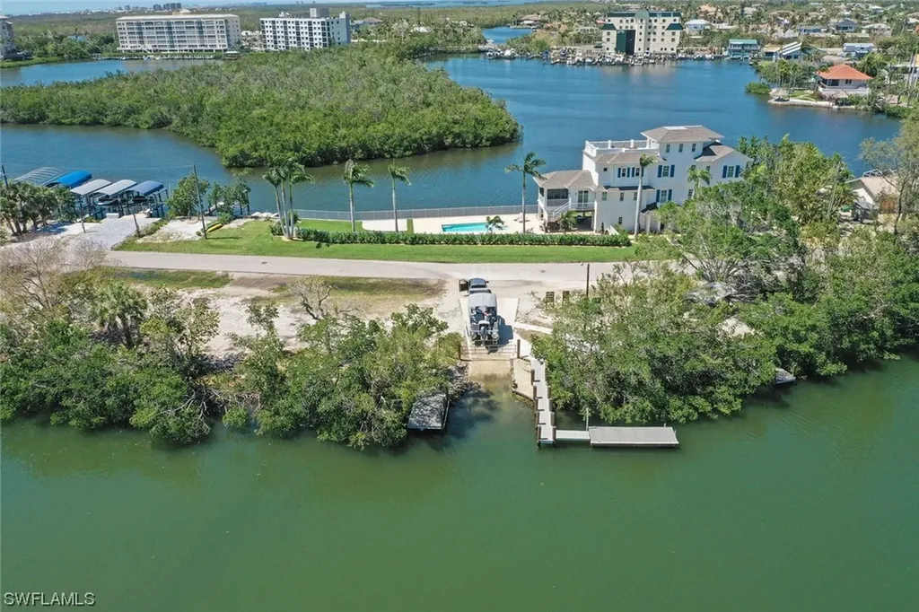 60 9th Street Bonita Springs FL 34134