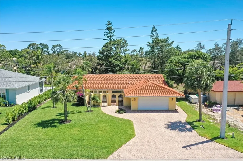 60 9th Street Bonita Springs FL 34134
