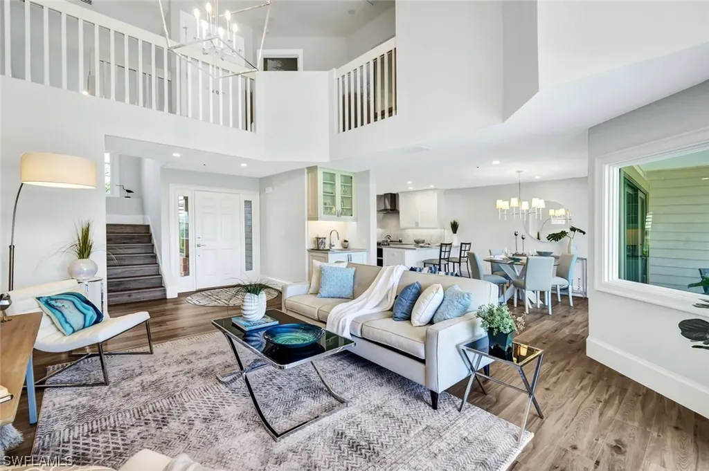 563 Park Shore Drive Naples FL 34103