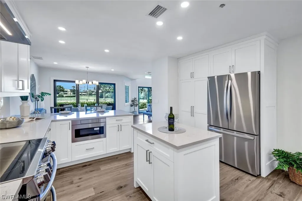563 Park Shore Drive Naples FL 34103