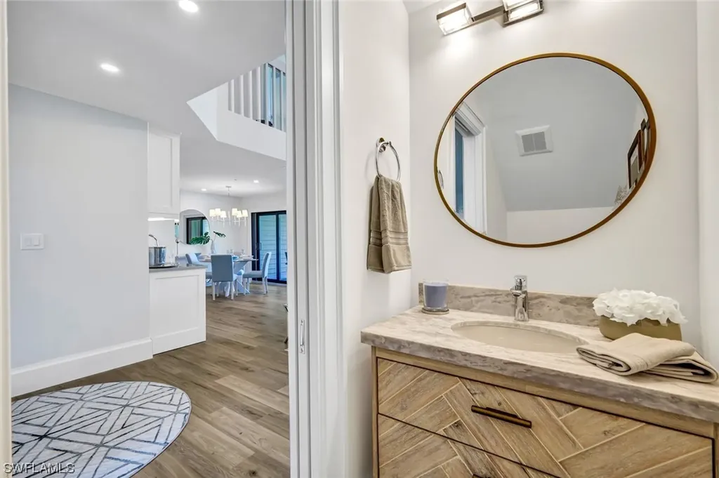 563 Park Shore Drive Naples FL 34103