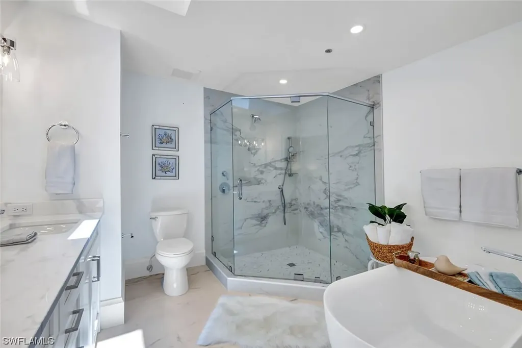 563 Park Shore Drive Naples FL 34103
