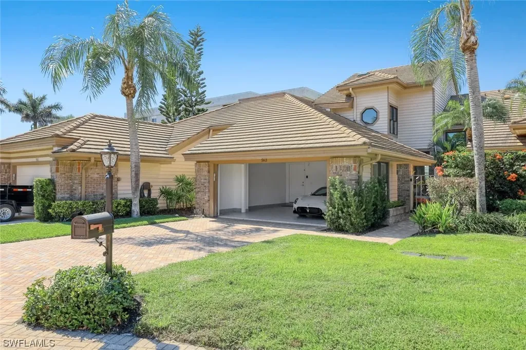 563 Park Shore Drive Naples FL 34103