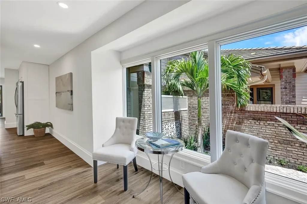563 Park Shore Drive Naples FL 34103