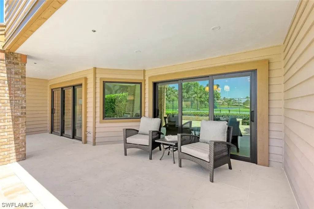 563 Park Shore Drive Naples FL 34103