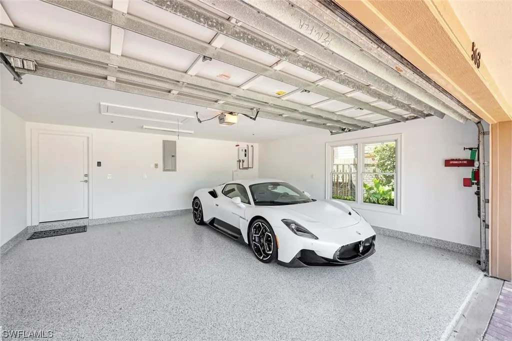 563 Park Shore Drive Naples FL 34103