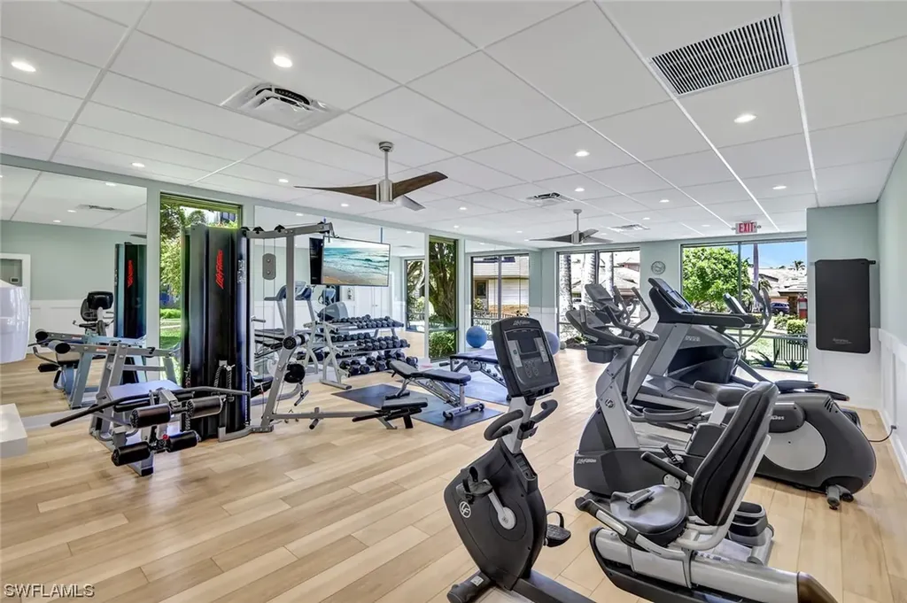 563 Park Shore Drive Naples FL 34103