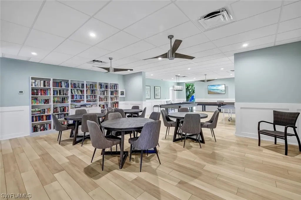 563 Park Shore Drive Naples FL 34103