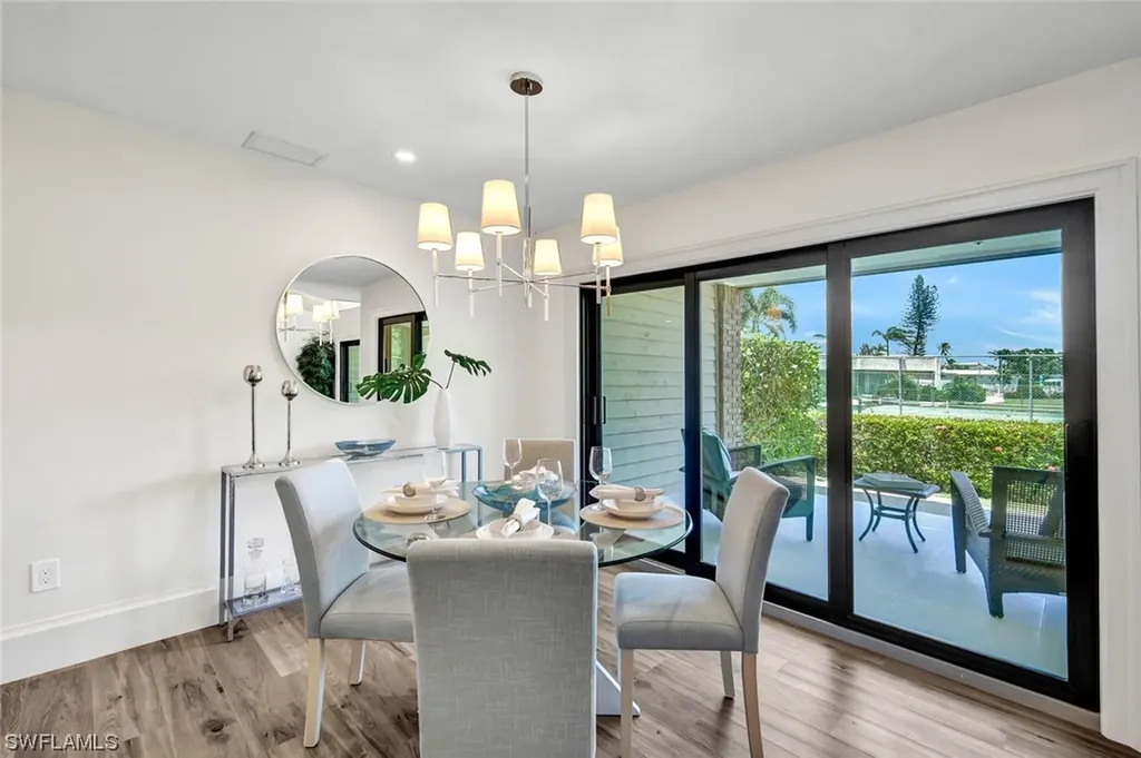563 Park Shore Drive Naples FL 34103