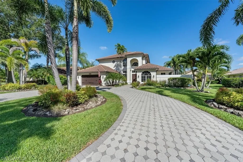Naples FL, 5831 Cinzano Court