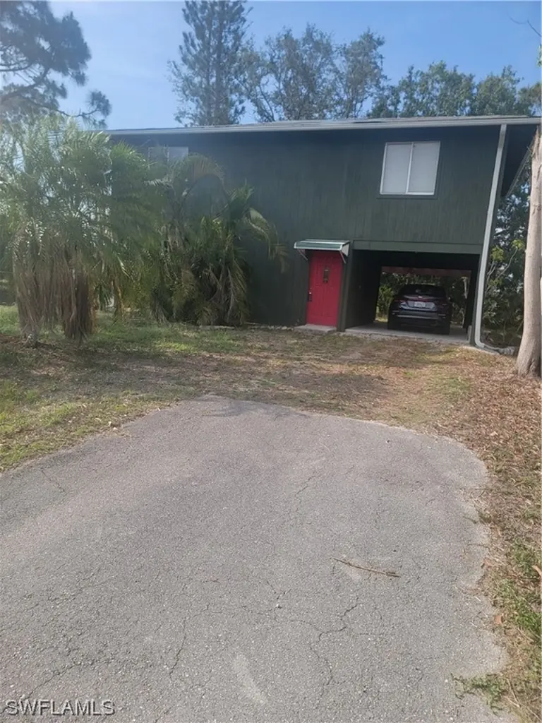 8469 Cardinal Road Fort Myers FL 33967