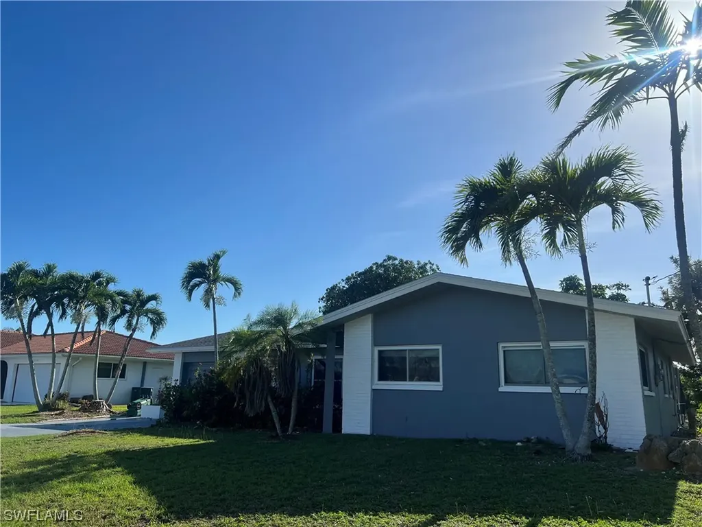 5240 SW 3rd Avenue Cape Coral FL 33914