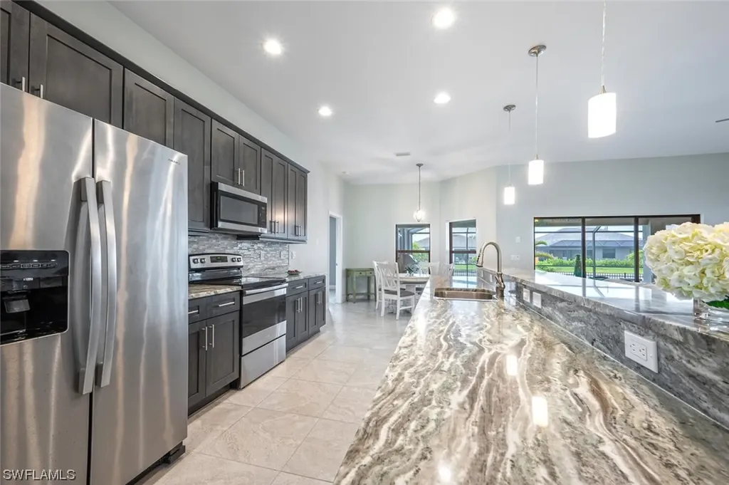 910 SW 12th Terrace Cape Coral FL 33991