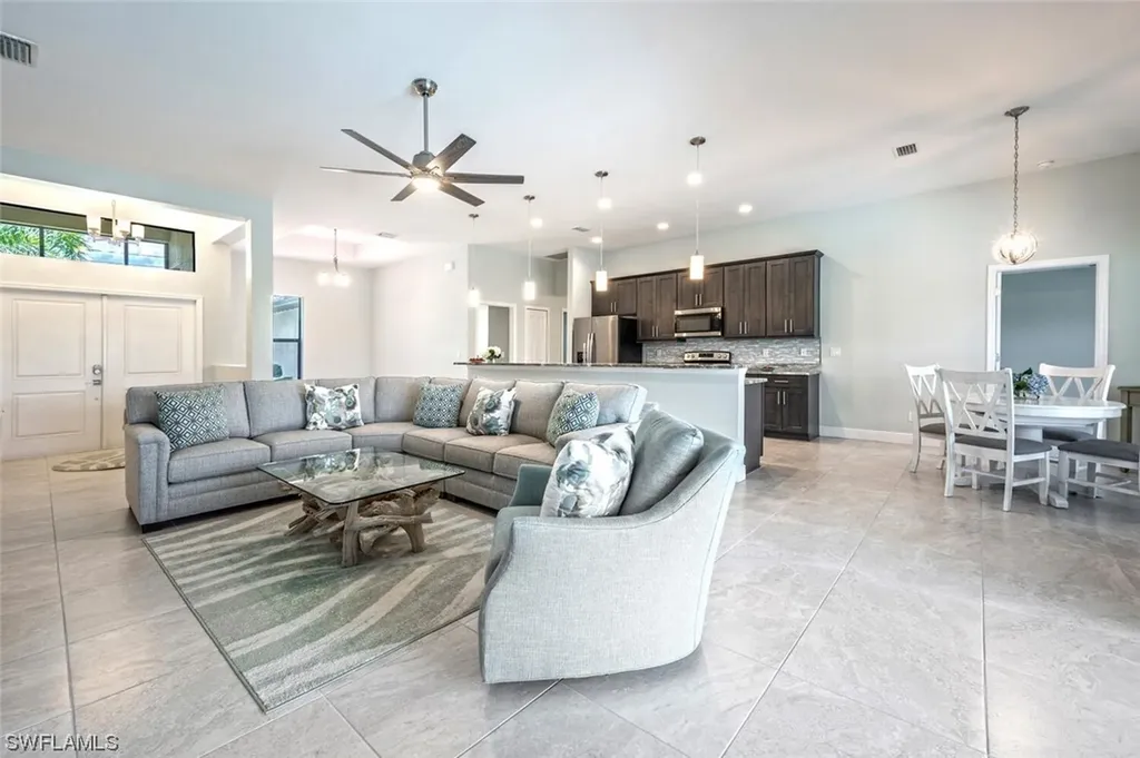910 SW 12th Terrace Cape Coral FL 33991