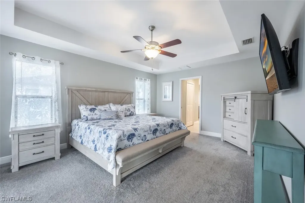 910 SW 12th Terrace Cape Coral FL 33991