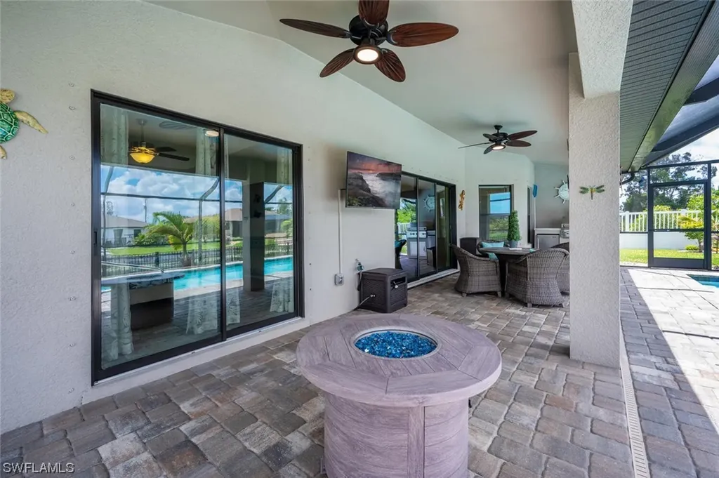 910 SW 12th Terrace Cape Coral FL 33991