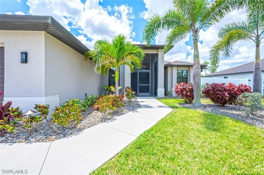 910 SW 12th Terrace Cape Coral FL 33991