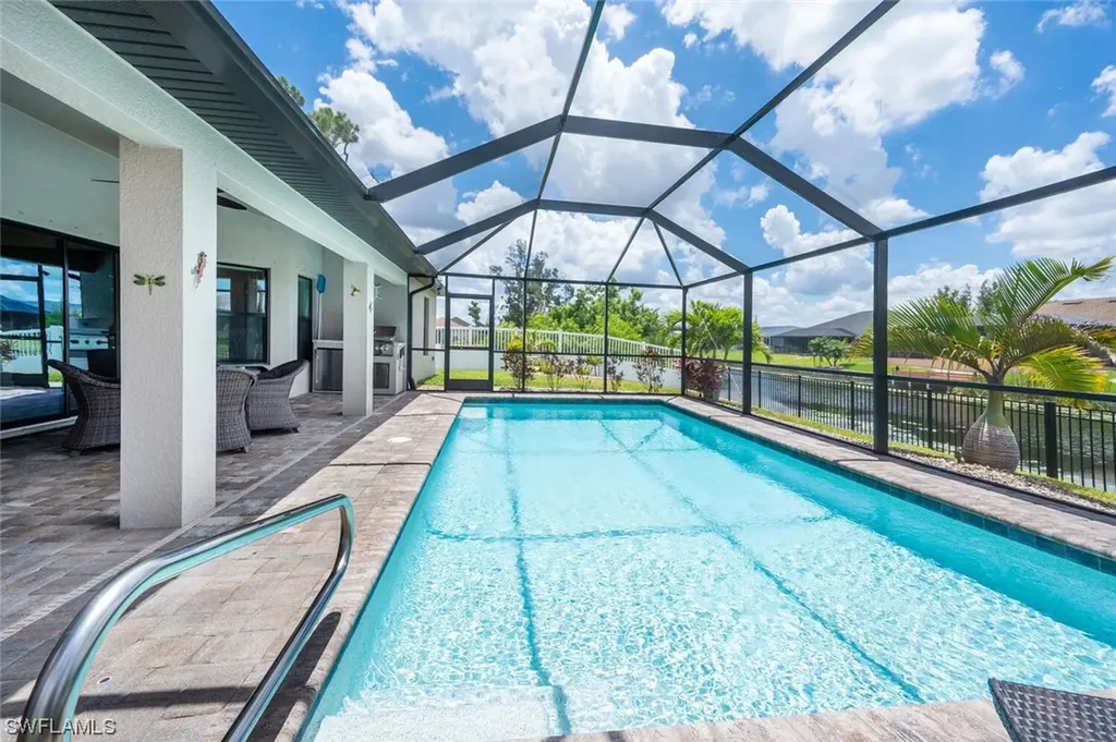 910 SW 12th Terrace Cape Coral FL 33991