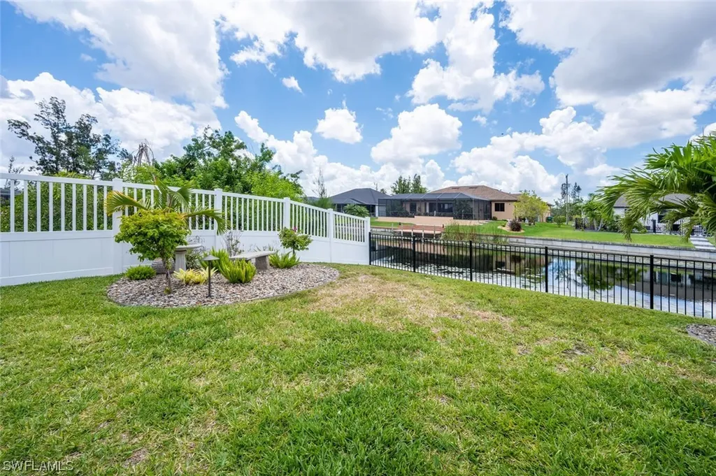 910 SW 12th Terrace Cape Coral FL 33991