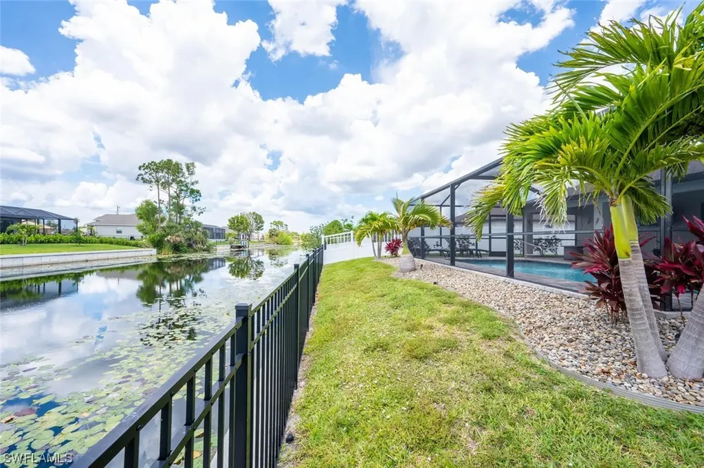 910 SW 12th Terrace Cape Coral FL 33991