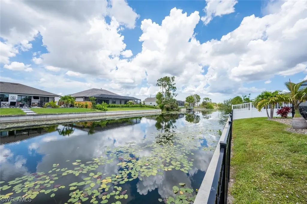 910 SW 12th Terrace Cape Coral FL 33991