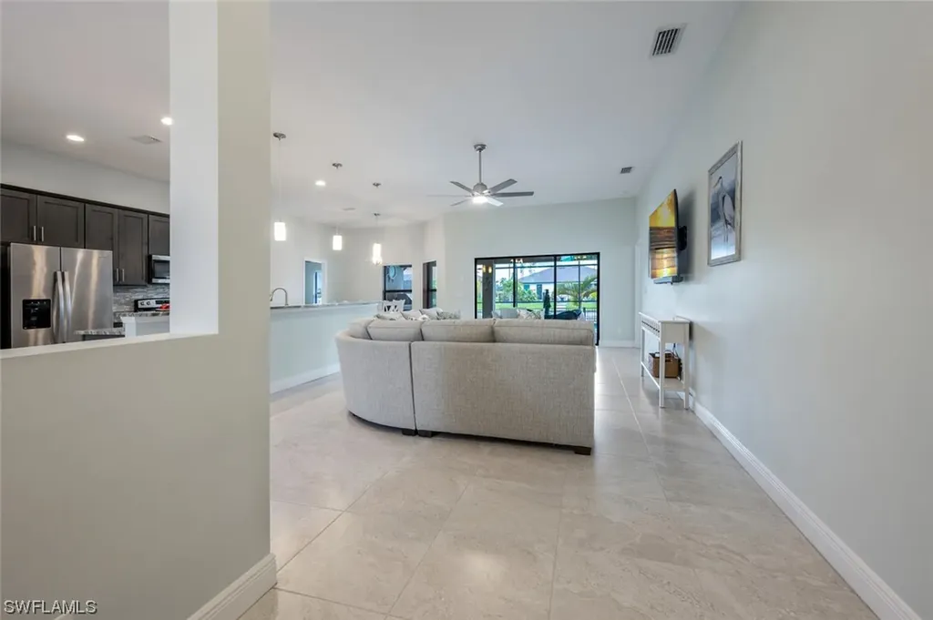 910 SW 12th Terrace Cape Coral FL 33991