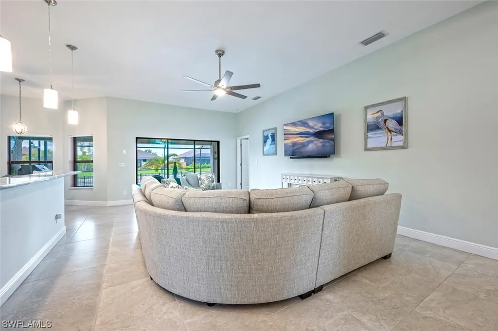 910 SW 12th Terrace Cape Coral FL 33991