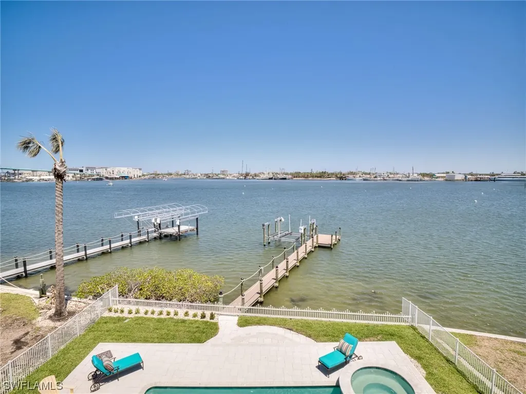 290 Carolina Avenue Fort Myers Beach FL 33931