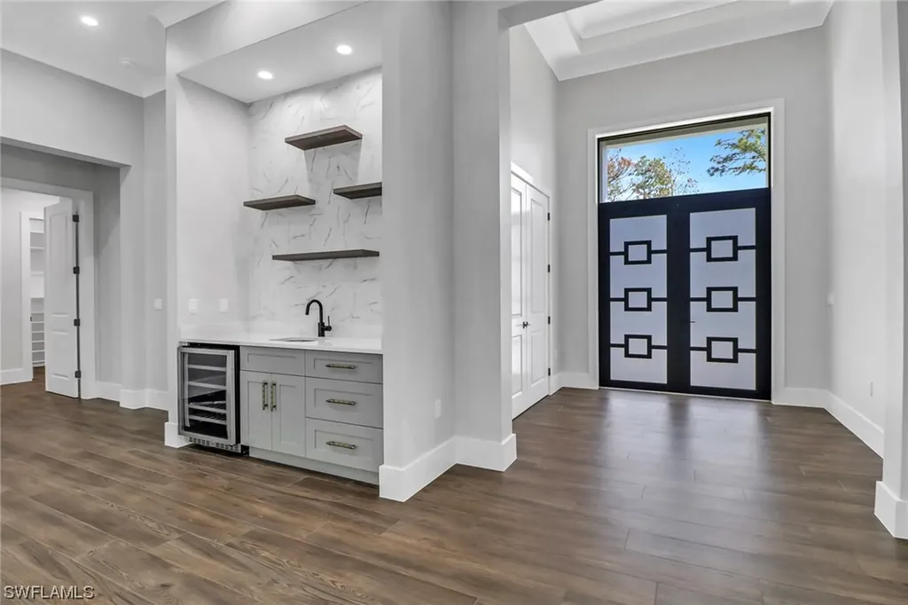 733 15th Street SW Naples FL 34117