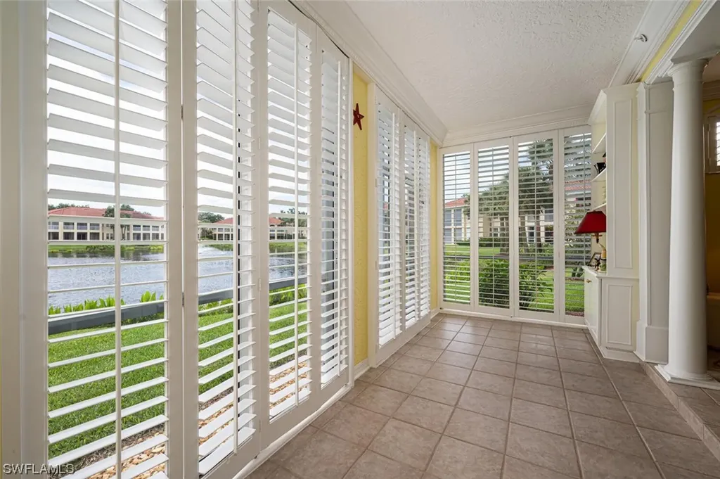 900 L'ambiance Circle Naples FL 34108