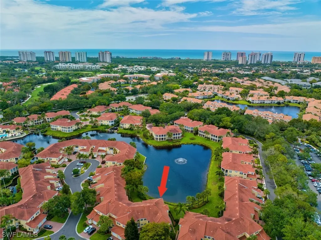 900 L'ambiance Circle Naples FL 34108