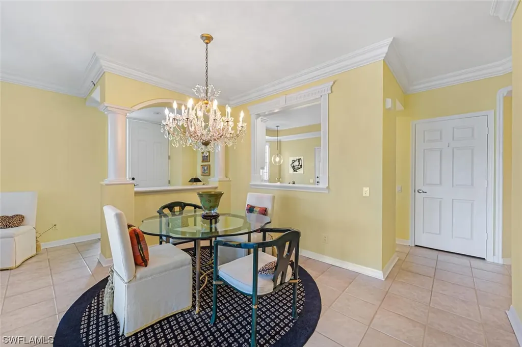 900 L'ambiance Circle Naples FL 34108