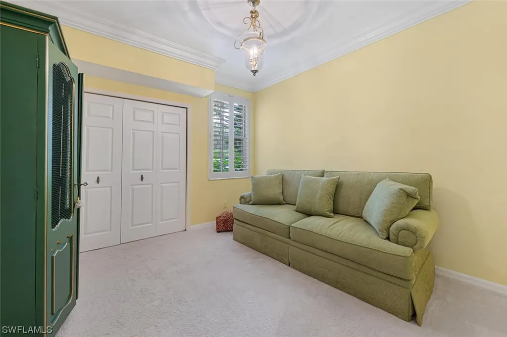 900 L'ambiance Circle Naples FL 34108