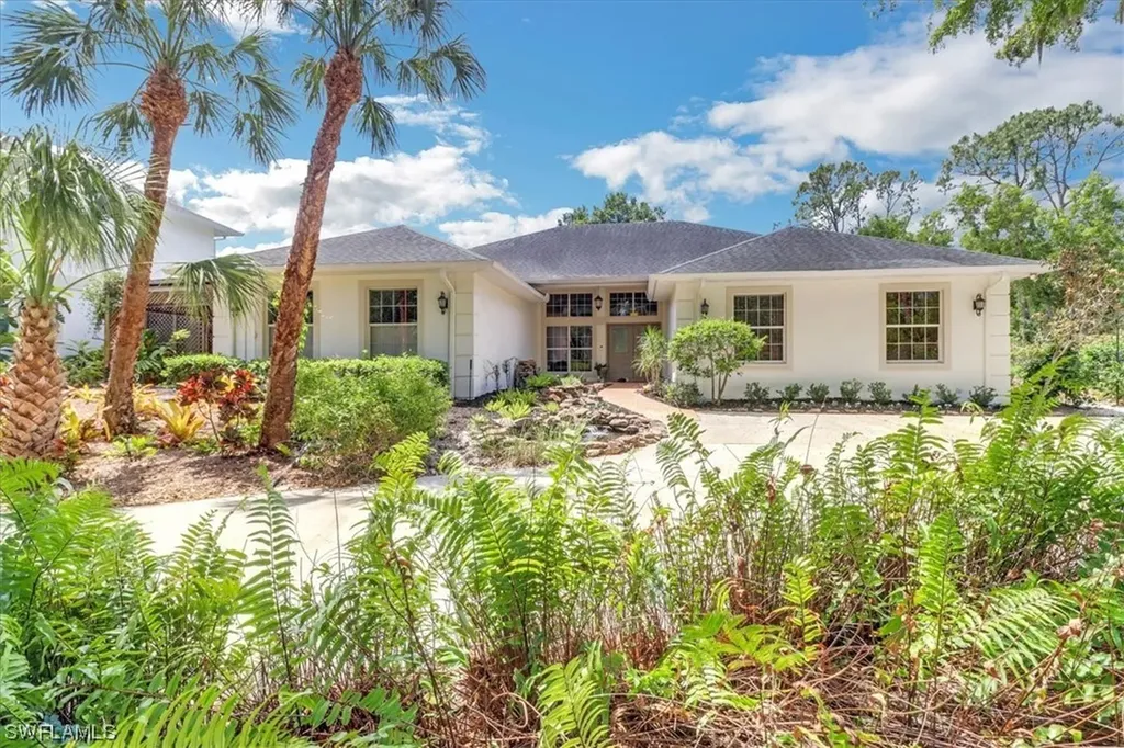 5720 Autumn Oaks Lane Naples FL 34119