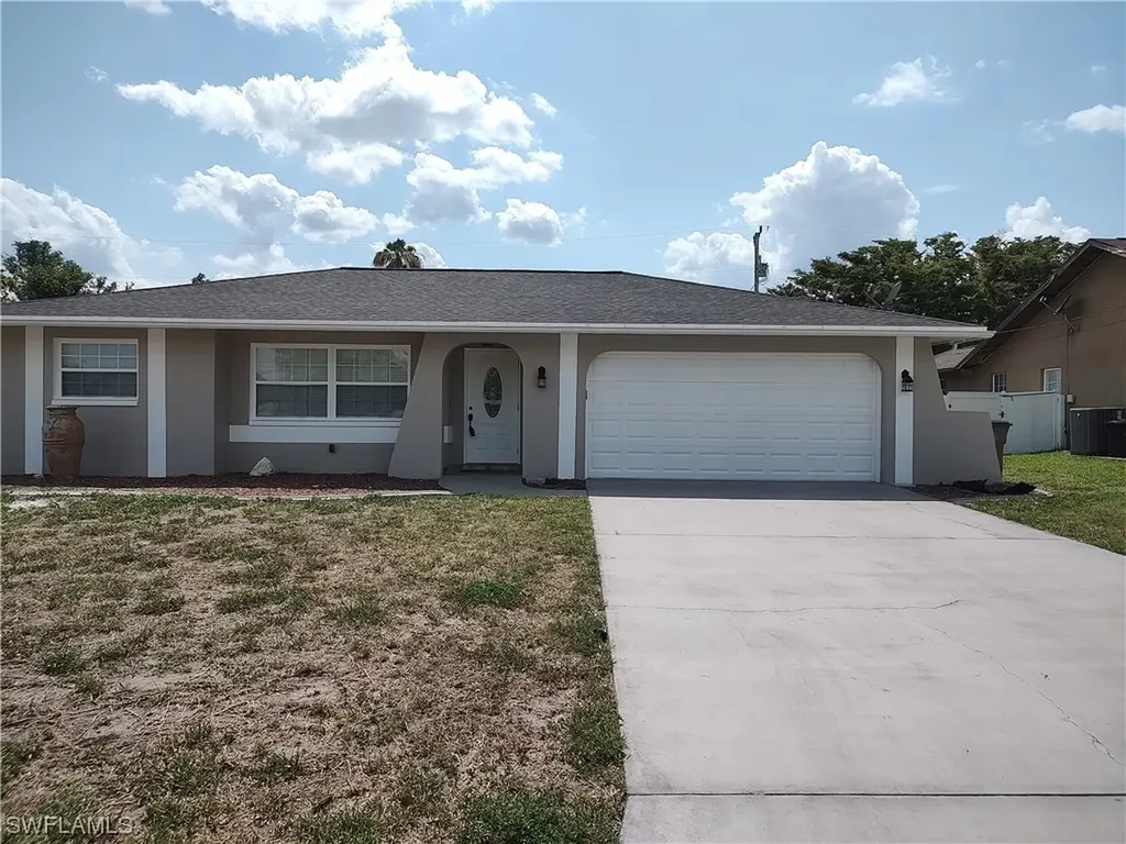 4520 SE 11th Place Cape Coral FL 33904