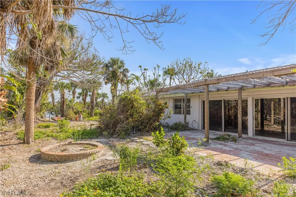 586 Boulder Drive Sanibel FL 33957