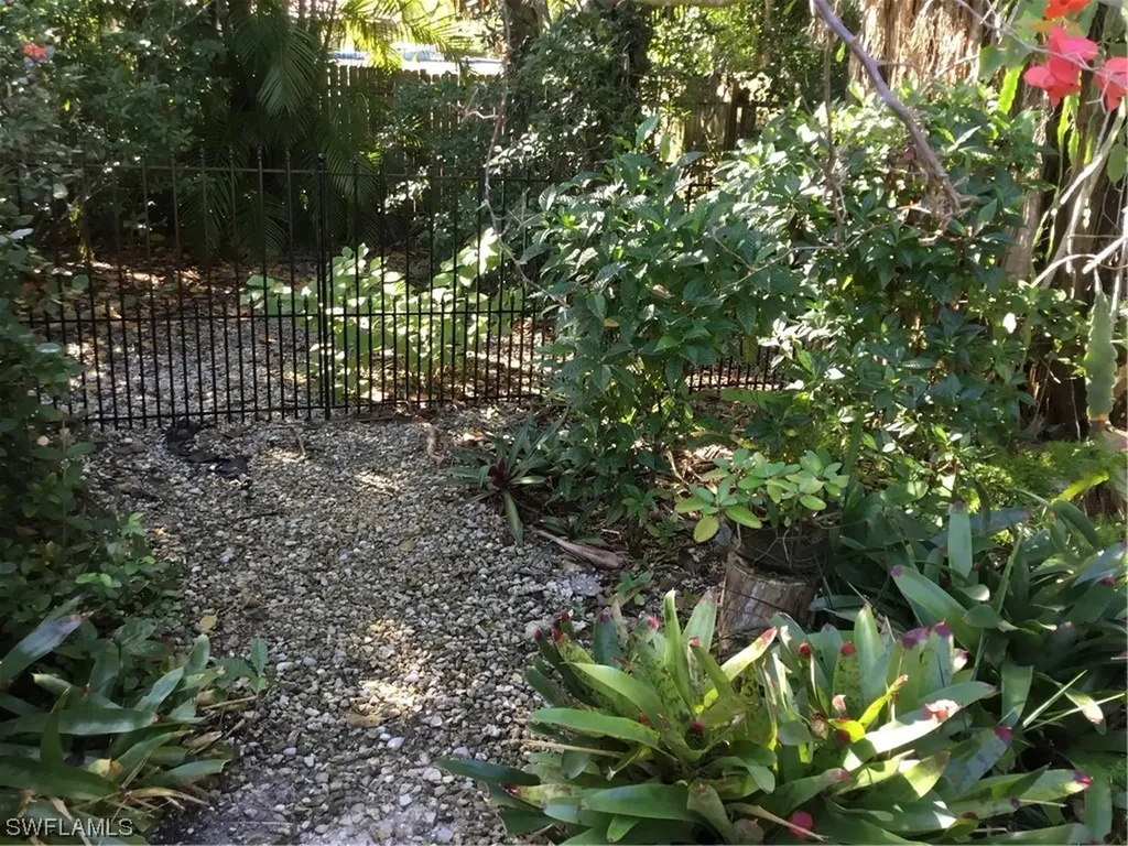 586 Boulder Drive Sanibel FL 33957