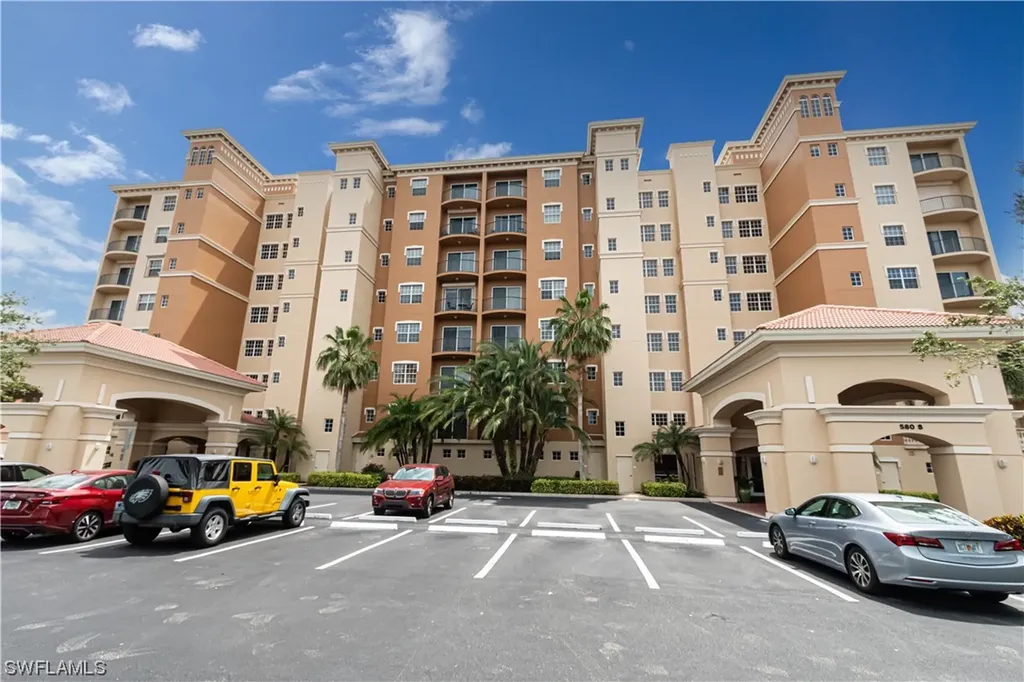 580 El Camino Real Naples FL 34119