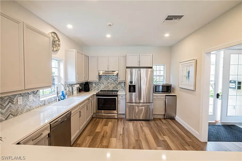 580 El Camino Real Naples FL 34119