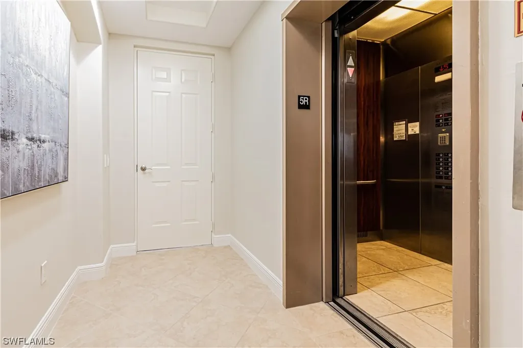 580 El Camino Real Naples FL 34119