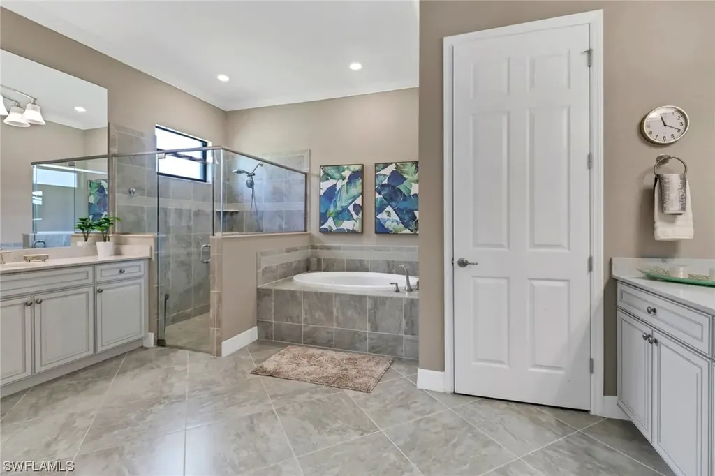2387 Grenadines Way Naples FL 34120