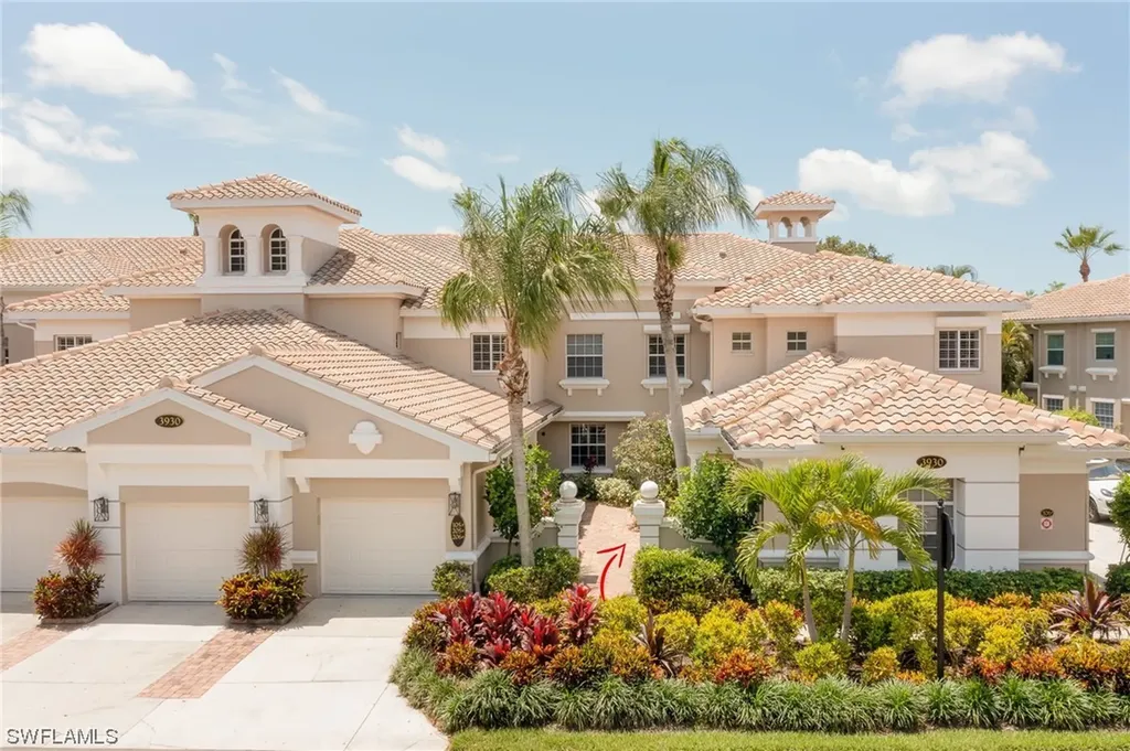 Naples FL, 3930 Deer Crossing Court, Unit 3-206