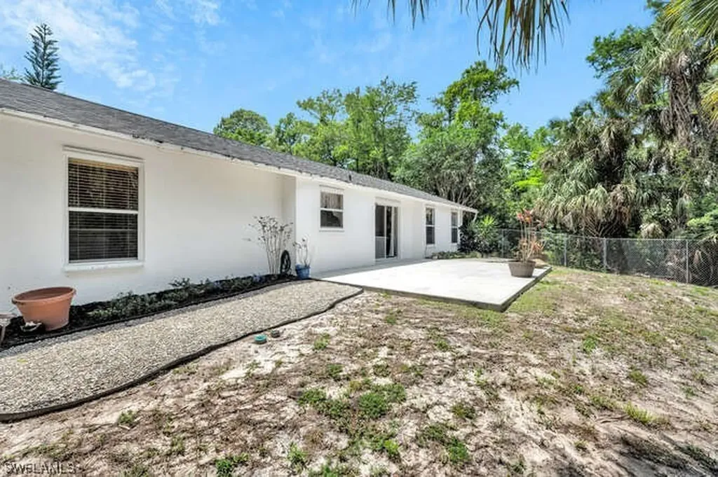 775 16th Avenue NW Naples FL 34120