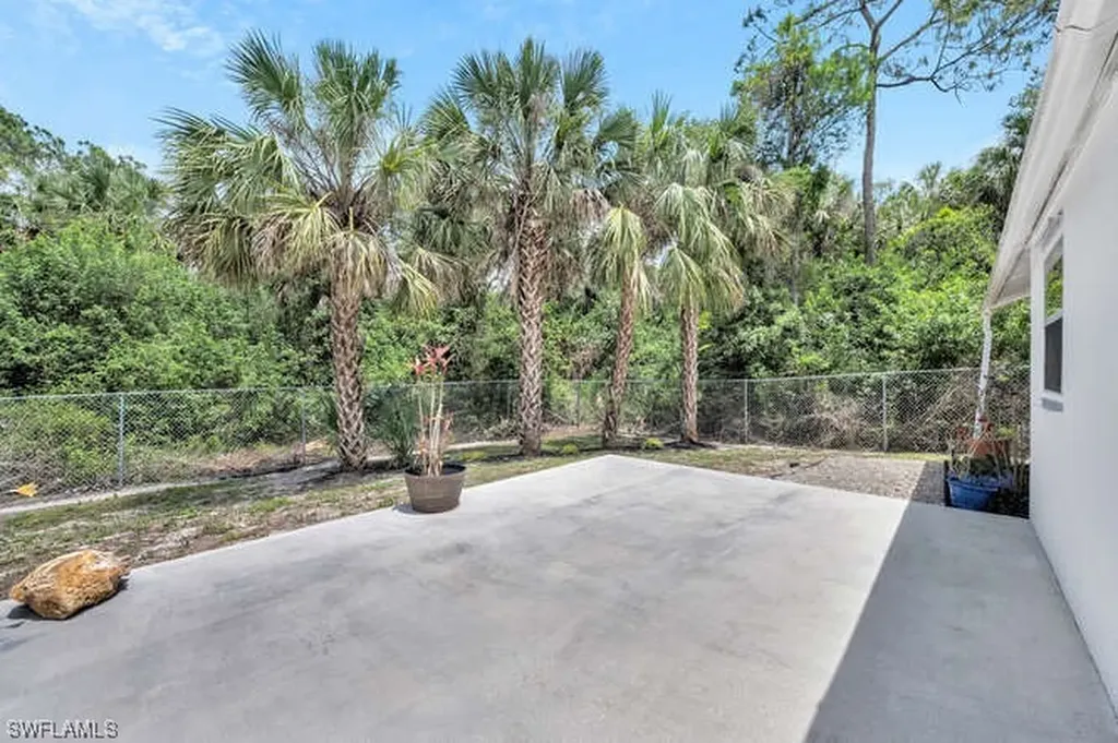 775 16th Avenue NW Naples FL 34120