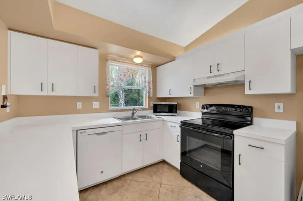 775 16th Avenue NW Naples FL 34120